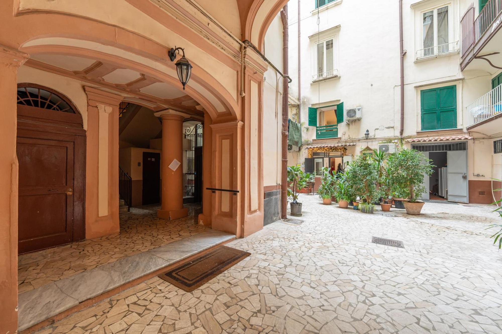 Dimora 5 Santi Hotel Napoli Eksteriør billede